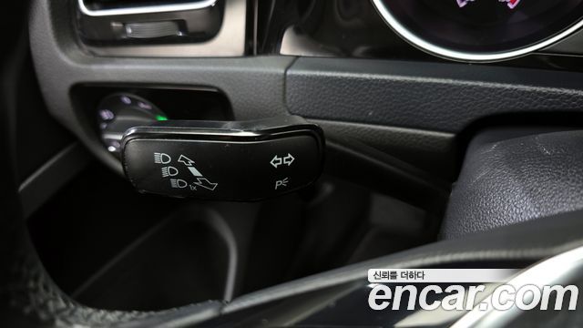 Volkswagen Golf (VII) 2.0 TDI Premium 2016 — фото 17