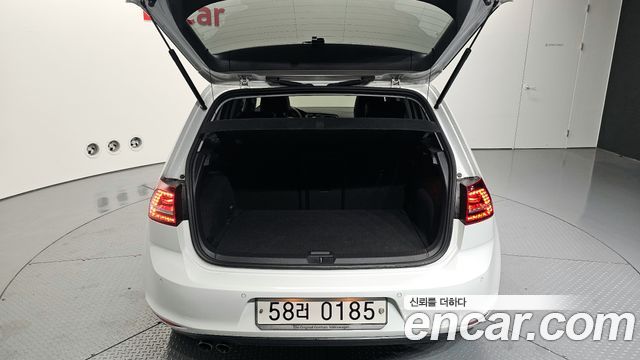Volkswagen Golf (VII) 2.0 TDI Premium 2016 — фото 20