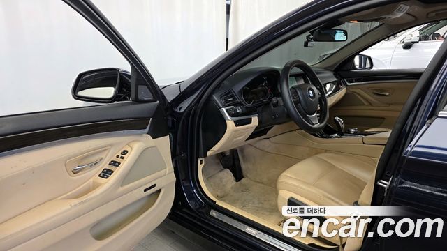 BMW 5 Series (F10) 528i xDrive Luxury 2014 — фото 10