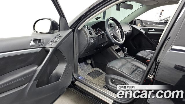 Volkswagen Tiguan 2.0 TDI Comfort 5N 2015 — фото 10