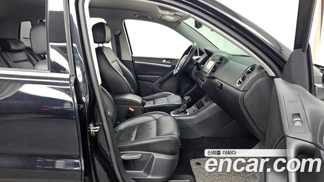 Volkswagen Tiguan 2.0 TDI Comfort 5N 2015 — фото 11