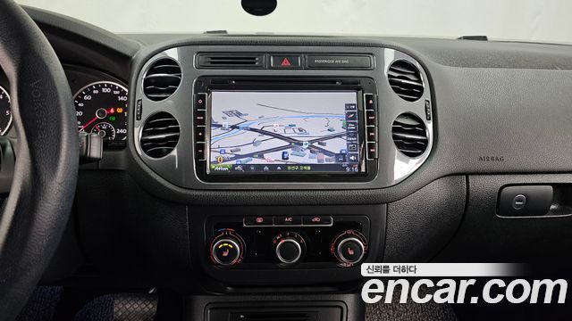 Volkswagen Tiguan 2.0 TDI Comfort 5N 2015 — фото 14