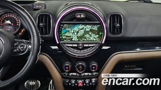 MINI Cooper D Countryman ALL4 HIGH 2nd 2018 — фото 18