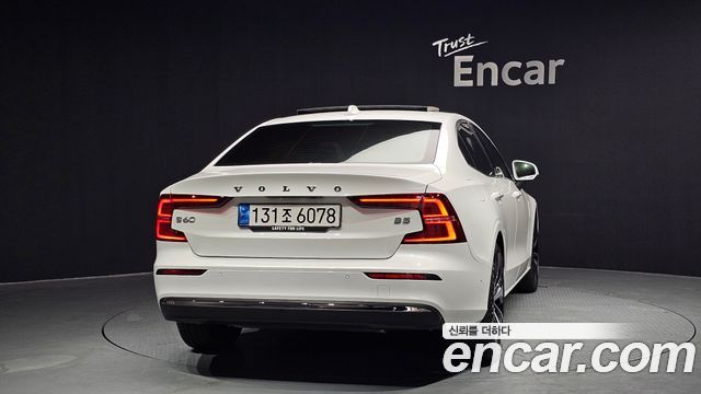 Volvo S60 (III) B5 Ultimate Bright 2024 — фото 4