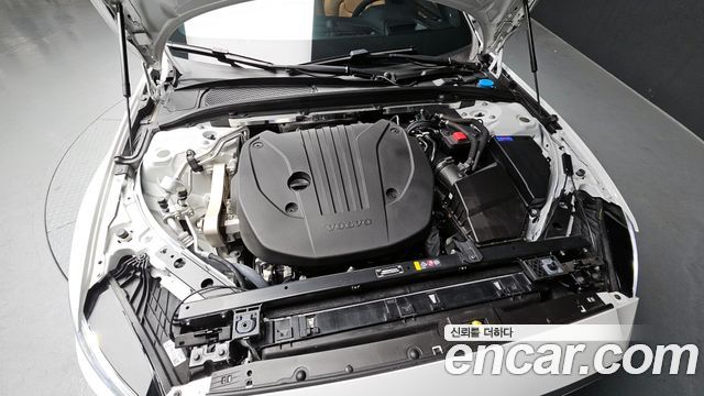 Volvo S60 (III) B5 Ultimate Bright 2024 — фото 6
