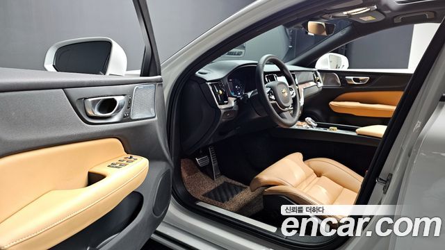Volvo S60 (III) B5 Ultimate Bright 2024 — фото 12