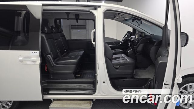 Hyundai Staria disability support car 2022 — фото 11