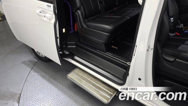 Hyundai Staria disability support car 2022 — фото 18