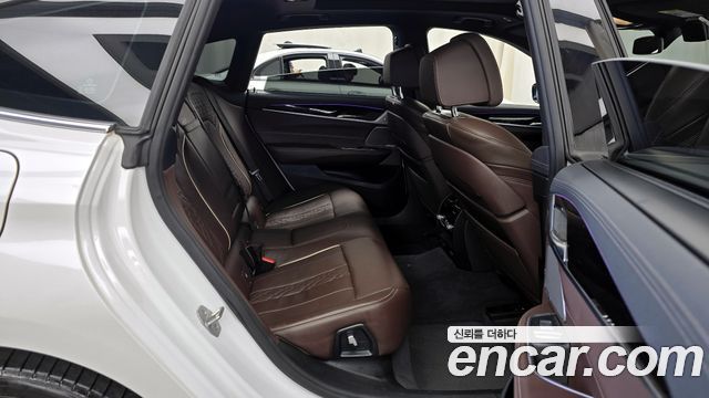BMW 6 Series GT (G32) 640i xDrive M Sport 2023 — фото 16
