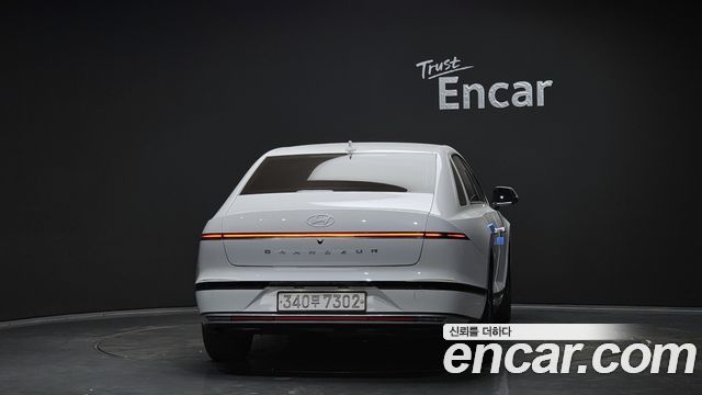 Hyundai Grandeur (GN7) 2,5 Gasoline 2WD Premium 2023 — фото 4