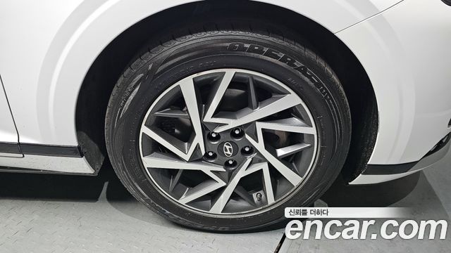 Hyundai Grandeur (GN7) 2,5 Gasoline 2WD Premium 2023 — фото 5