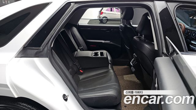 Hyundai Grandeur (GN7) 2,5 Gasoline 2WD Premium 2023 — фото 11