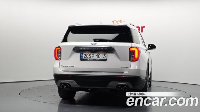 Ford Explorer (VI) 3.0 Platinum 4WD 2022 — фото 4