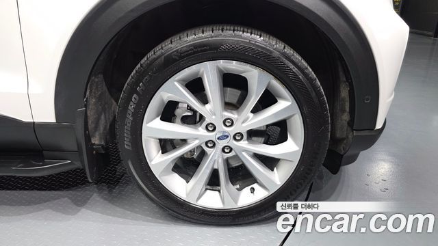 Ford Explorer (VI) 3.0 Platinum 4WD 2022 — фото 5