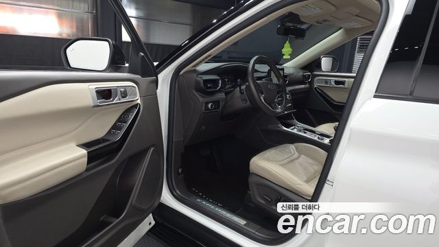 Ford Explorer (VI) 3.0 Platinum 4WD 2022 — фото 10