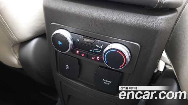 Ford Explorer (VI) 3.0 Platinum 4WD 2022 — фото 19