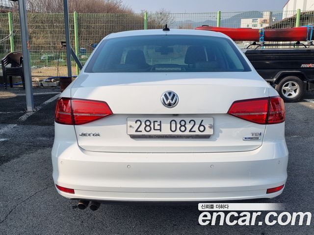 Volkswagen Jetta 2.0 TDI BlueMotion Premium 6th 2016 — фото 5