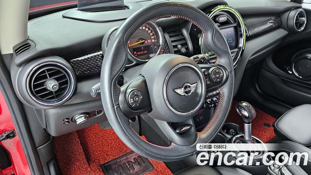 MINI Cooper S Standard Third Generation 2018 — фото 13
