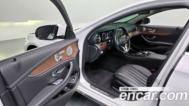 Mercedes-Benz E-Class (W213) E300 4MATIC Exclusive 2020 — фото 11
