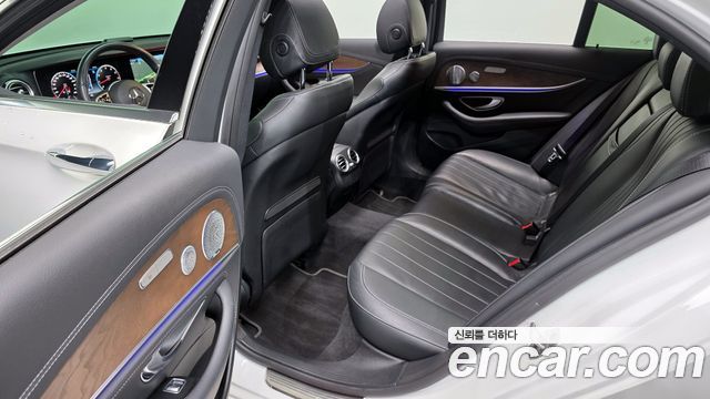 Mercedes-Benz E-Class (W213) E300 4MATIC Exclusive 2020 — фото 12