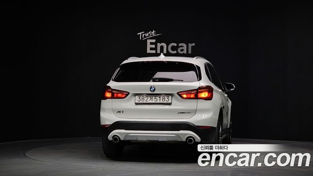 BMW X1 (F48) xDrive 20i xLine 2022 — фото 4