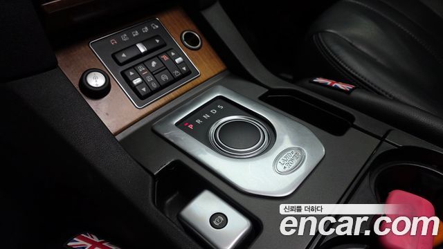 Land Rover Discovery 4 3.0 SDV6 SE 2016 — фото 9