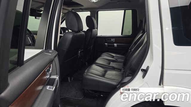 Land Rover Discovery 4 3.0 SDV6 SE 2016 — фото 11