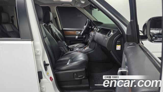 Land Rover Discovery 4 3.0 SDV6 SE 2016 — фото 12
