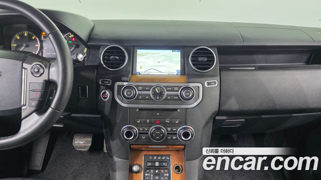 Land Rover Discovery 4 3.0 SDV6 SE 2016 — фото 17