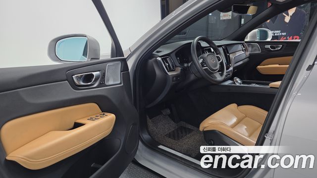 Volvo XC60 (II) B5 Inscription 2022 — фото 10