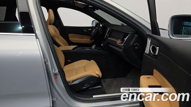 Volvo XC60 (II) B5 Inscription 2022 — фото 11