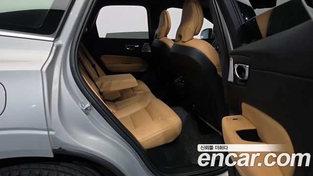 Volvo XC60 (II) B5 Inscription 2022 — фото 12