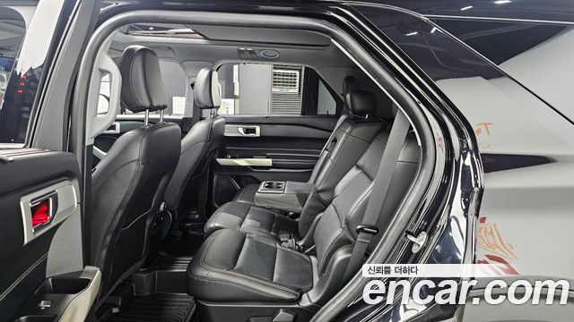 Ford Explorer (VI) 2.3 LimIted 4WD 2021 — фото 12