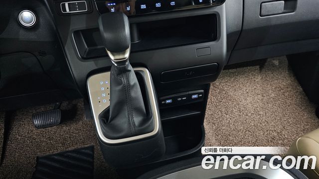 Hyundai Staria Cargo 5-Seater Modern 2023 — фото 9