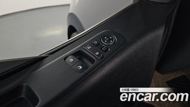 Hyundai Staria Cargo 5-Seater Modern 2023 — фото 17
