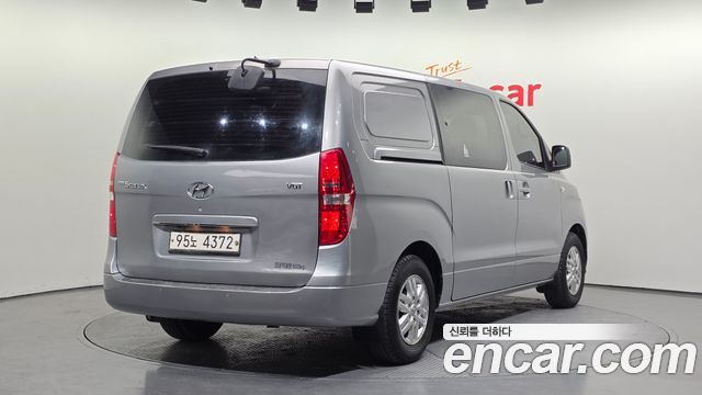 Hyundai Grand Starex Van 5-Seater Smart 2021 — фото 2