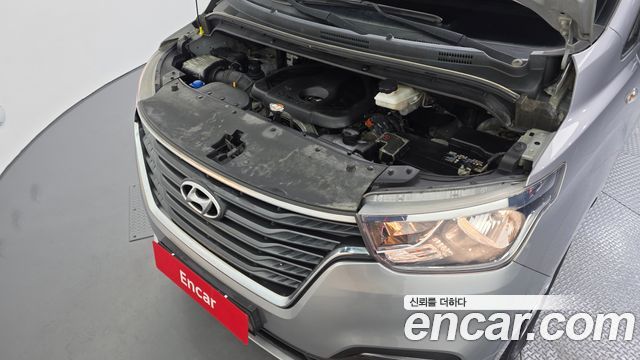 Hyundai Grand Starex Van 5-Seater Smart 2021 — фото 6