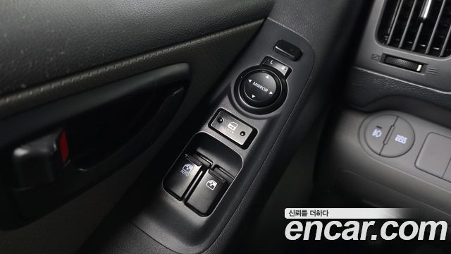 Hyundai Grand Starex Van 5-Seater Smart 2021 — фото 13