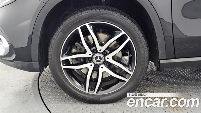 Mercedes-Benz GLA-Class (X156) GLA220 Premium 2019 — фото 5