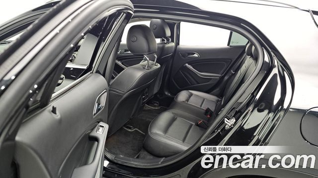 Mercedes-Benz GLA-Class (X156) GLA220 Premium 2019 — фото 12