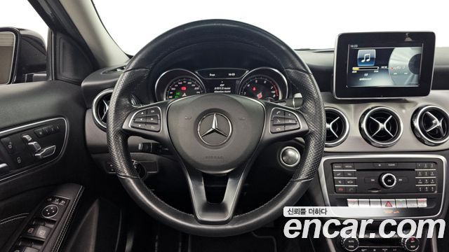 Mercedes-Benz GLA-Class (X156) GLA220 Premium 2019 — фото 13