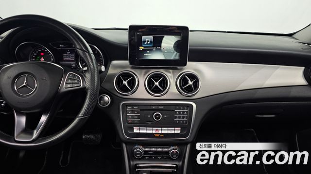Mercedes-Benz GLA-Class (X156) GLA220 Premium 2019 — фото 14