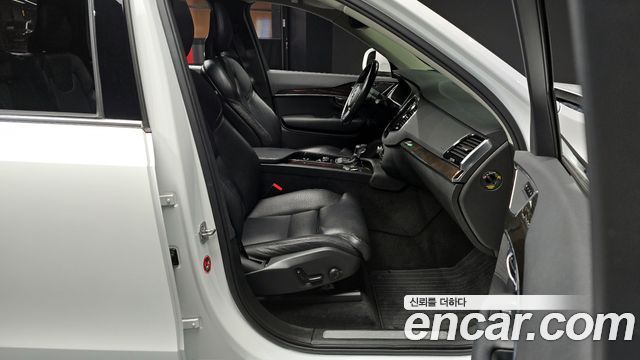 Volvo XC90 (II) D5 Momentum 2017 — фото 11