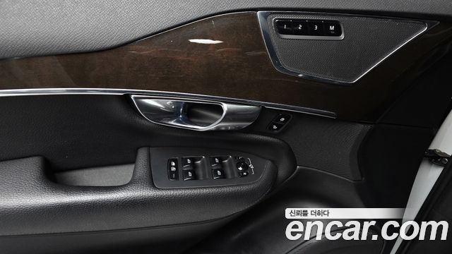 Volvo XC90 (II) D5 Momentum 2017 — фото 17