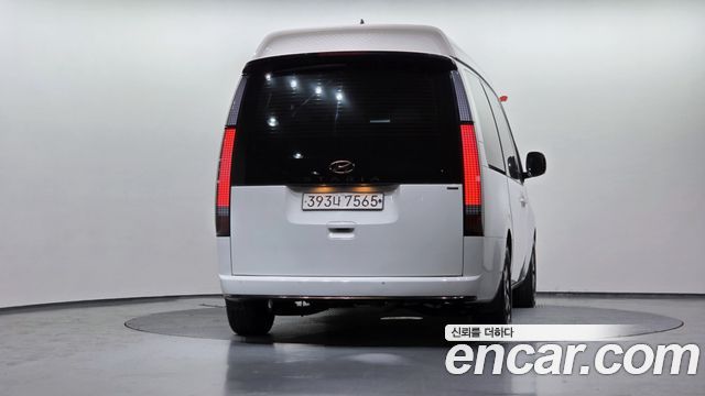 Hyundai Staria 4WD Lounge 7-Seater Limousine 2023 — фото 4