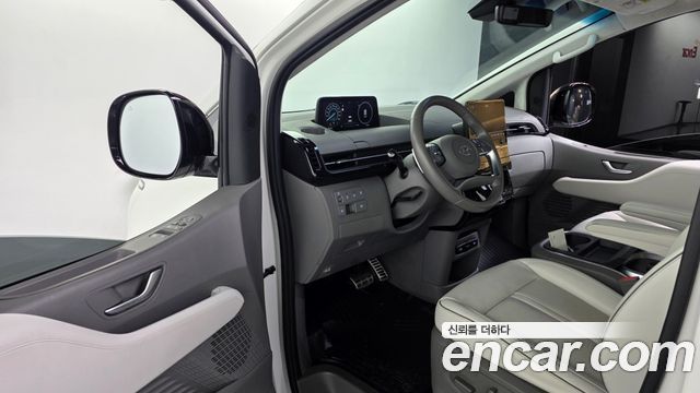 Hyundai Staria 4WD Lounge 7-Seater Limousine 2023 — фото 10