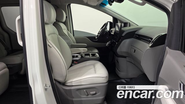 Hyundai Staria 4WD Lounge 7-Seater Limousine 2023 — фото 11