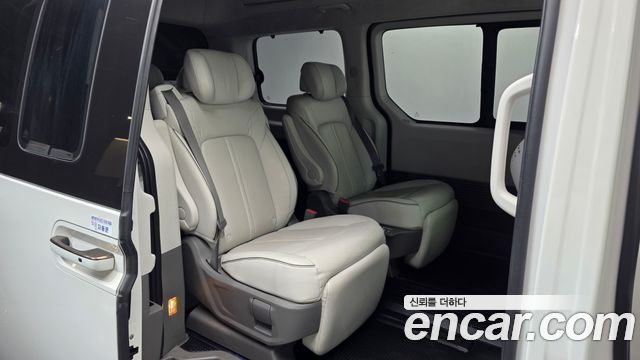 Hyundai Staria 4WD Lounge 7-Seater Limousine 2023 — фото 12