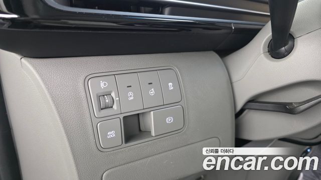 Hyundai Staria 4WD Lounge 7-Seater Limousine 2023 — фото 17