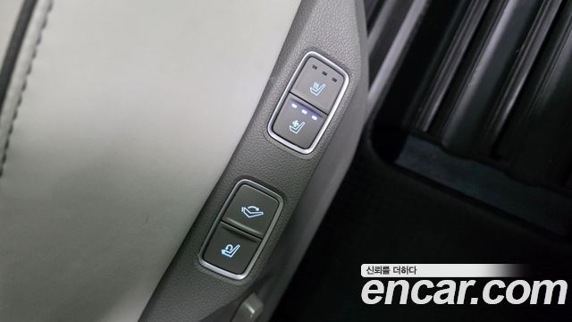Hyundai Staria 4WD Lounge 7-Seater Limousine 2023 — фото 19